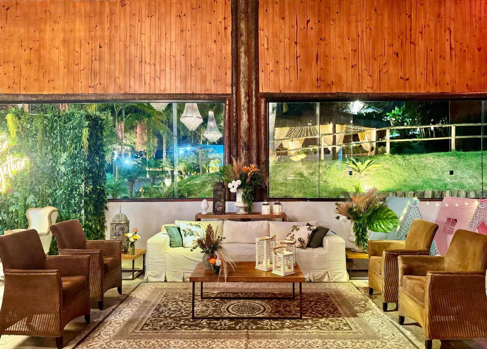 Receptivo do Villa Mariah com ambiente acolhedor